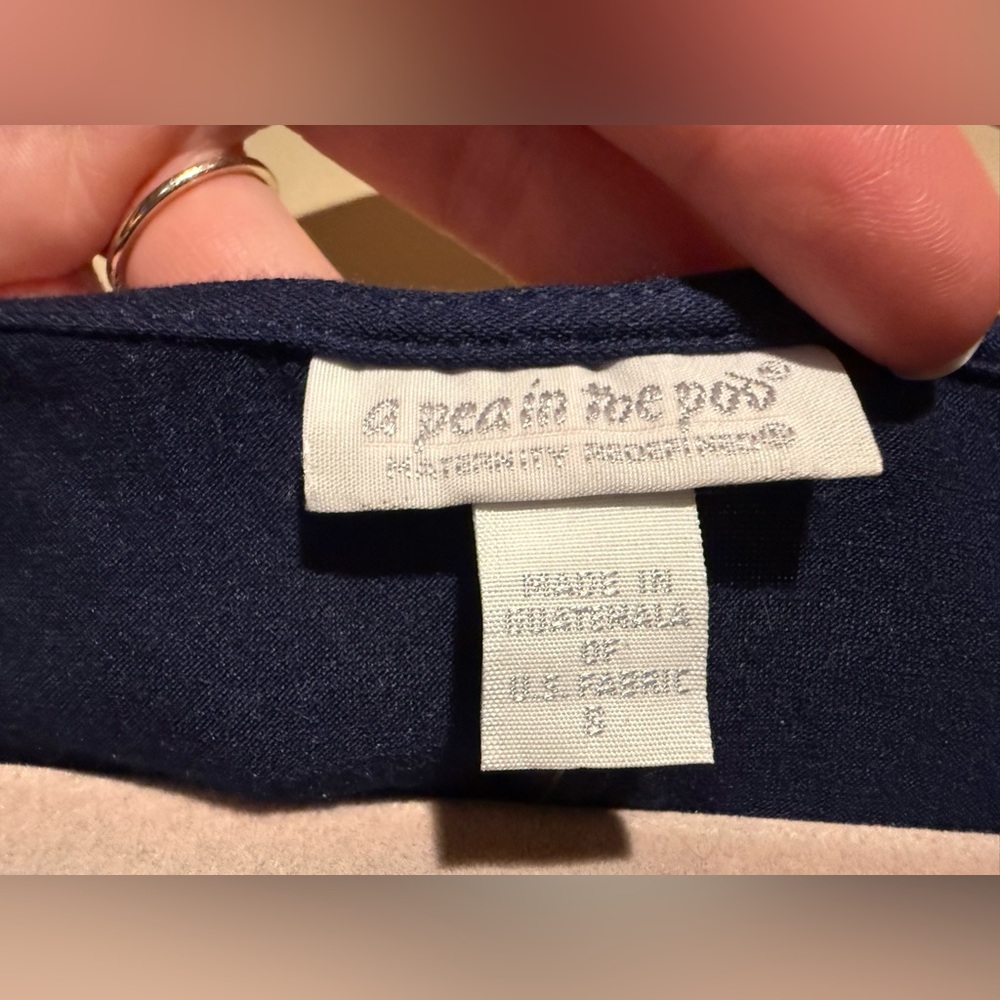 NWT A Pea in the Pod Drape Nursing Top in Navy - Picture 5 of 7